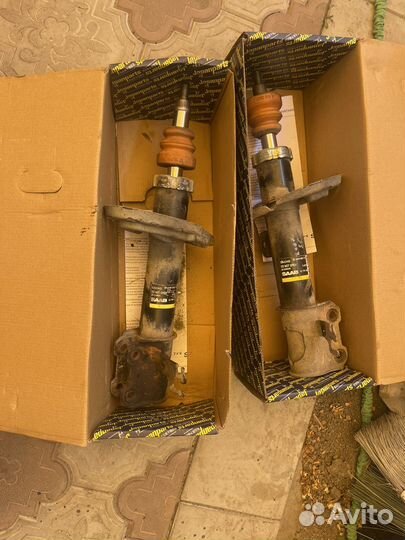 Стойка амортизатора передняя saab 9-3