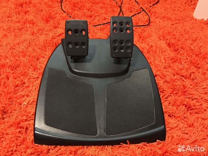 Руль logitech momo racing