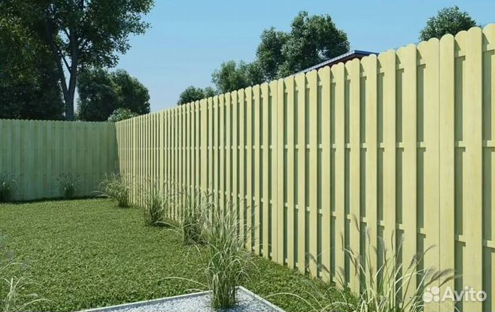 Забор из евроштакетника для дома качественно