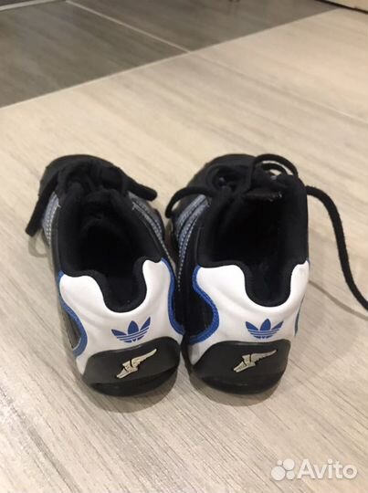 Бутсы футбольные детские adidas 28 размер