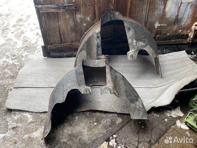 Подкрылок задний правый-левый Вольво С30