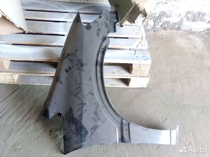 Крыло правое переднее на opel zafira