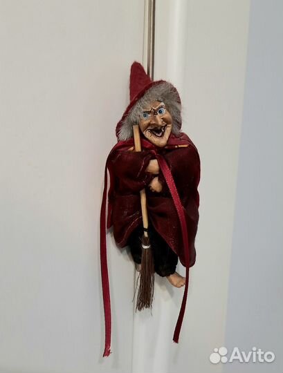 Фигурка ведьмы на хэллоуин