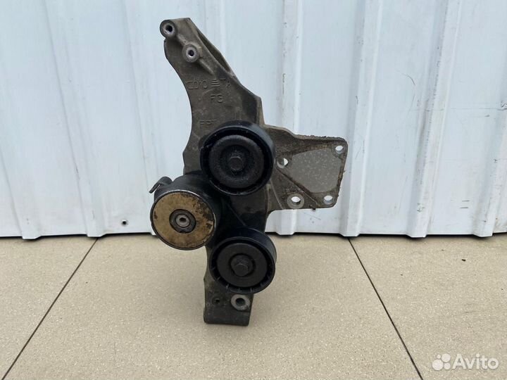 Кронштейн генератора fiat Albea