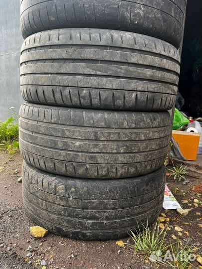 Michelin Pilot Sport 4 S 225/40 R19 и 255/35 R19 93Y