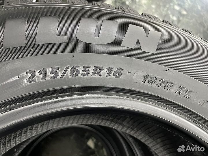 Sailun Ice Blazer Arctic SUV 215/65 R16 102H