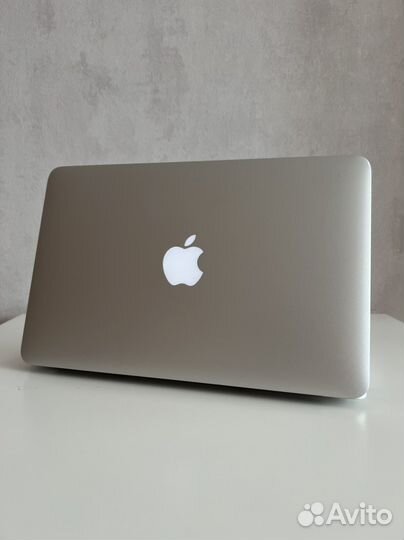 Прекрасный ноутбук Apple MacBook Air 11