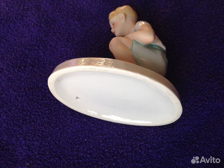 Фарфоровая статуэтка гдр