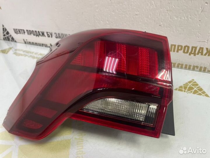 Фонарь внешний левый Hyundai Santa Fe 4 TM