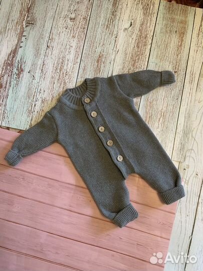 Комбинезон детский вязаный с шапочкой