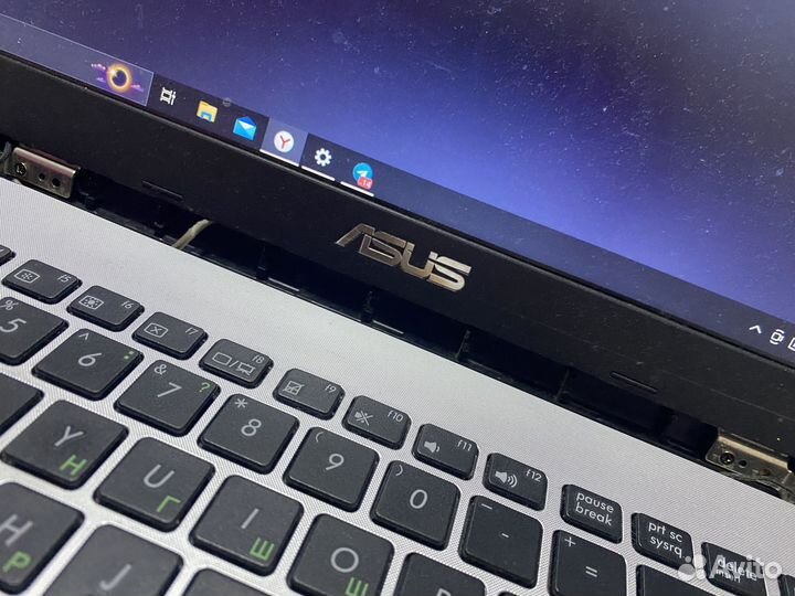 Ноутбук asus