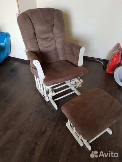 Кресло качалка для мамы при кормлении