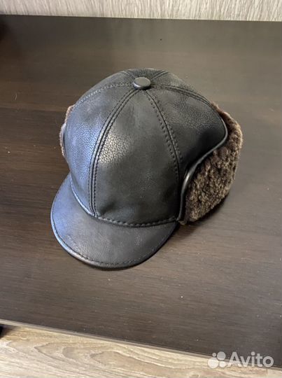Кепка кожанная
