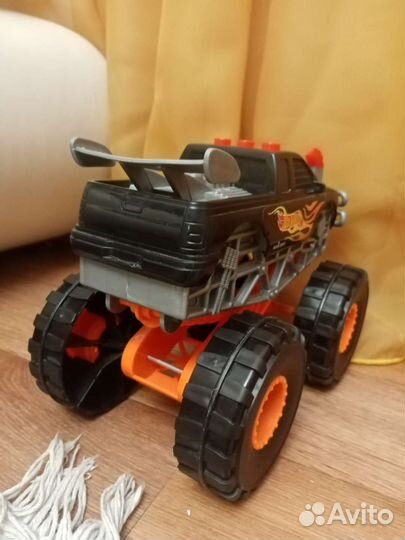 Джип Hot wheels