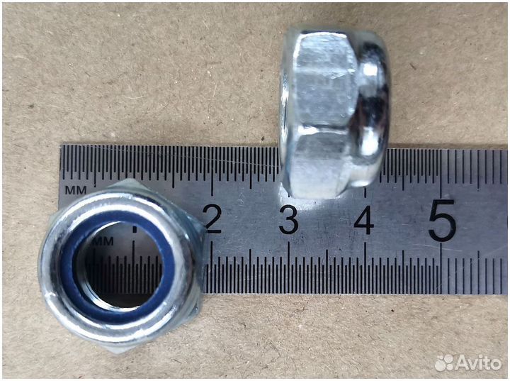 Гайка шестигранная самоконтрящаяся М12