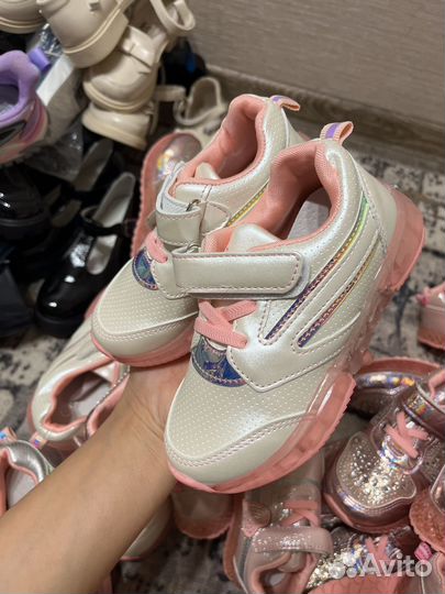 Кроссовки для девочек
