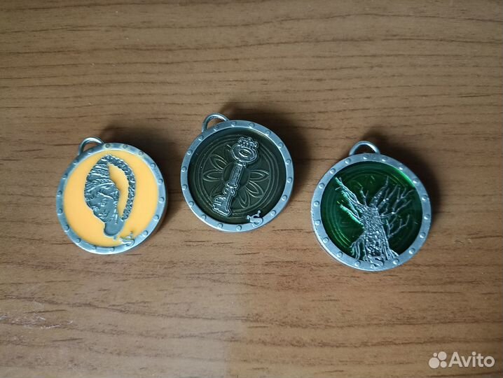 Медальоны, амулеты, жетоны из журнала 'Шрек