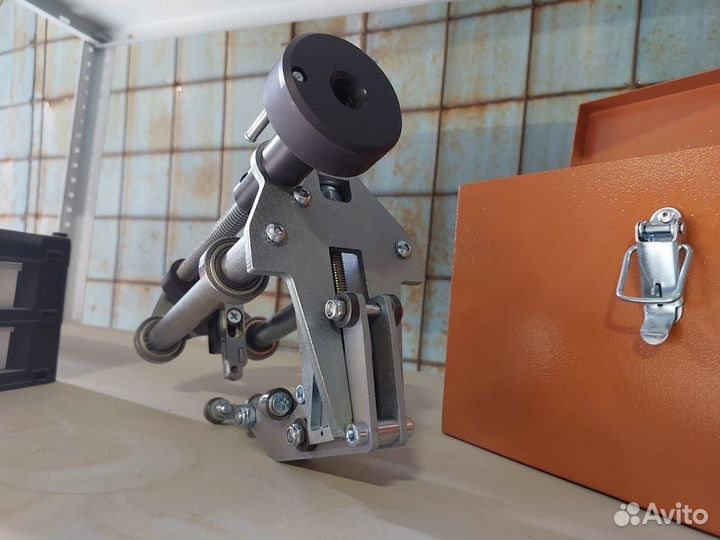 Устройство для снятия оксидного слоя