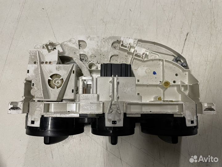 Блок управления отопителем Skoda Octavia A4