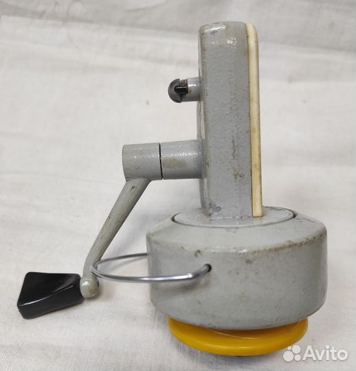 Катушка безынерционная рыболовная 