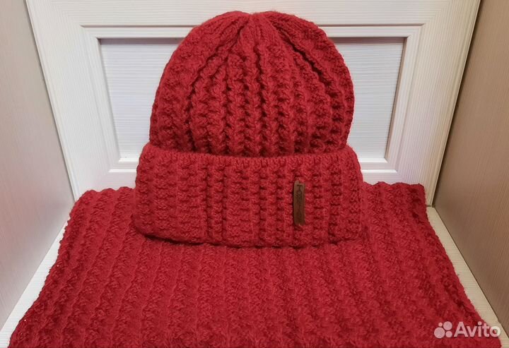 Зимние шапка и снуд женские