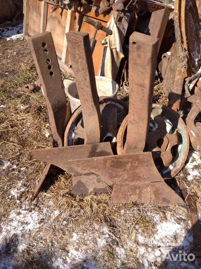 Запчасти на плуг. И дт 75