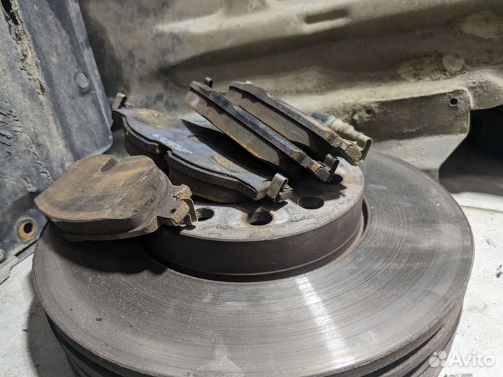 Тормозные диски и колодки