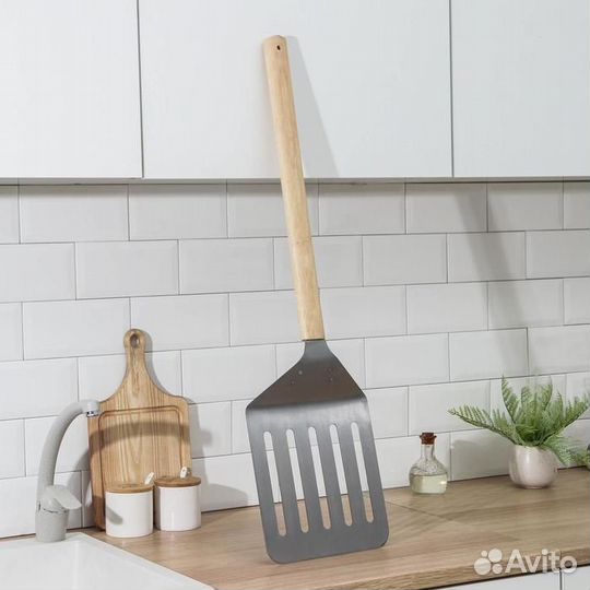 Лопата для пиццы и коржей, 84-24-4,5 см (Новая)