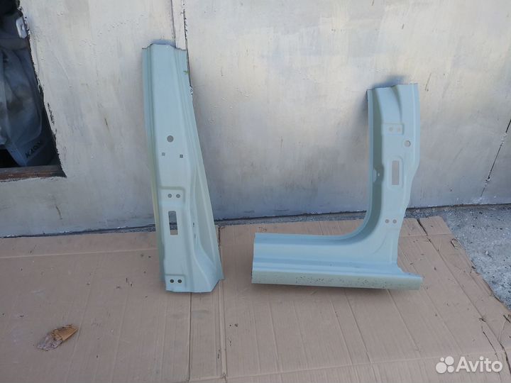 Стойка центральная правая Volkswagen Polo 6