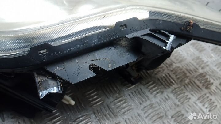 Фара правая toyota auris E150