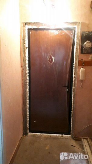 Входная дверь в тамбур,общежитие,на дачу