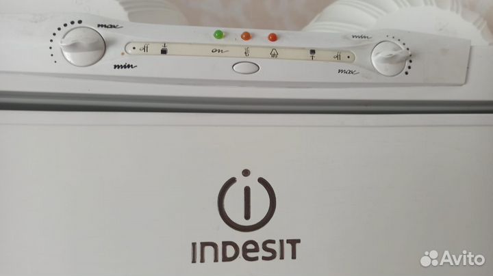 Холодильник Indesit No Frost