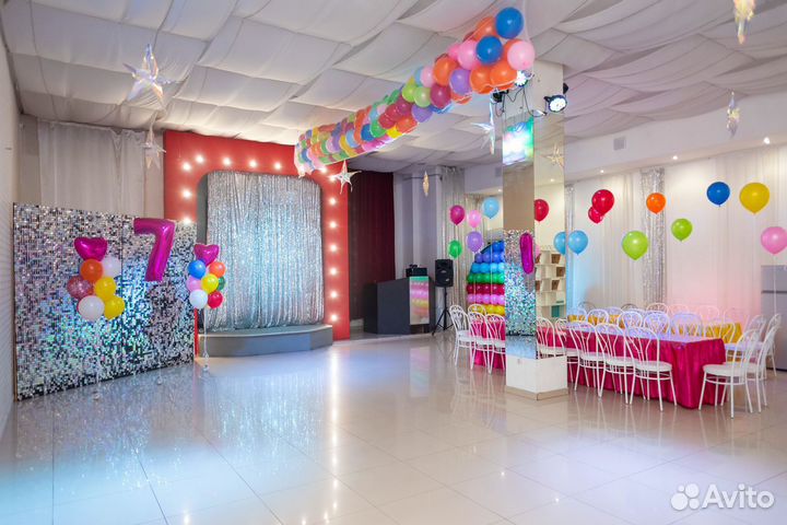 Зал, студия, лофт для праздников. Аниматоры