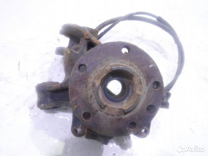 Кулак задний правый 7L8505436A