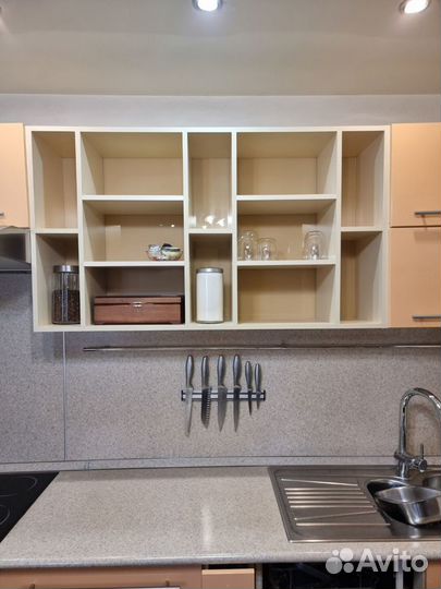 Кухонный гарнитур большой: стенка, стол, шкаф бу