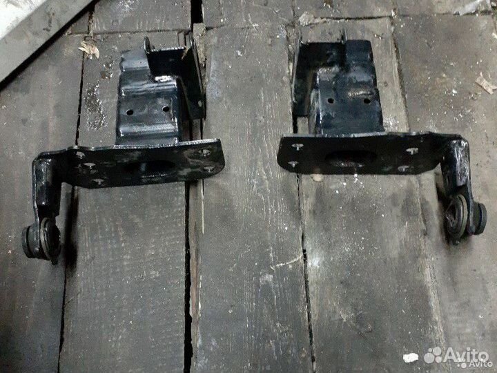 Усилитель переднего бампера Audi Q7 4L