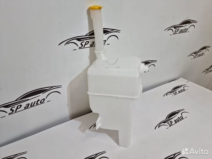 Бачок омывателя Mazda 6 GG 2002-2007