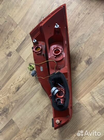 Фонарь правый Audi Q7 4l не диод