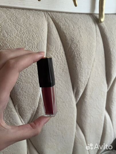 Estee Lauder Идеальная красная жидкая помада