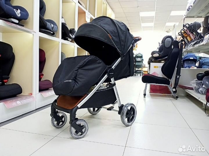 Коляска прогулочная Luxmom Libra Black