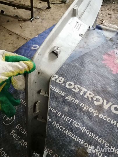 Обшивка крышки багажника Volkswagen Passat B5