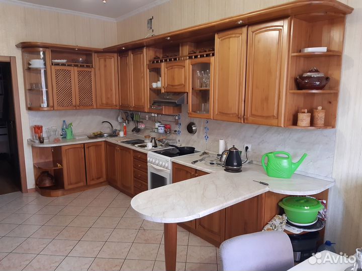 Кухонный гарнитур угловой + дополнительный шкаф с