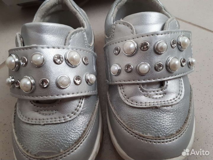 Кроссовки на девочку 22 размер