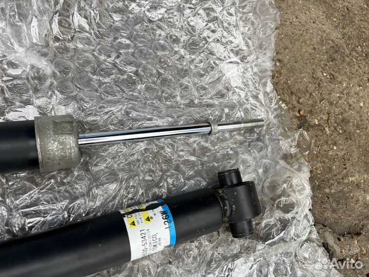 Амортизаторы подвески Lexus IS 300 Hybrid