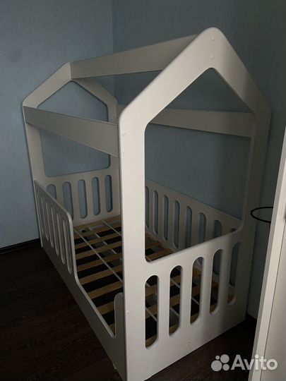 Детская кровать домик бу