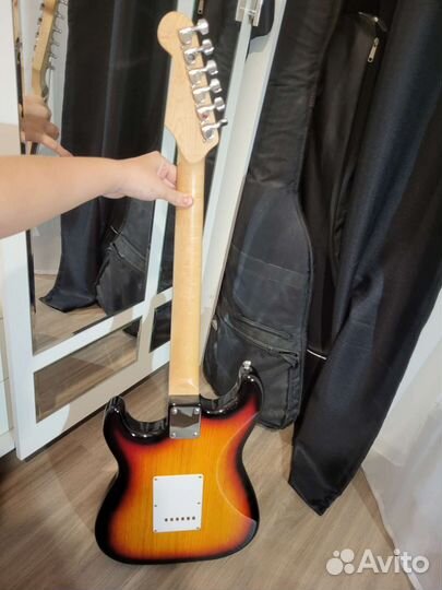 Гитара стратокастер homage