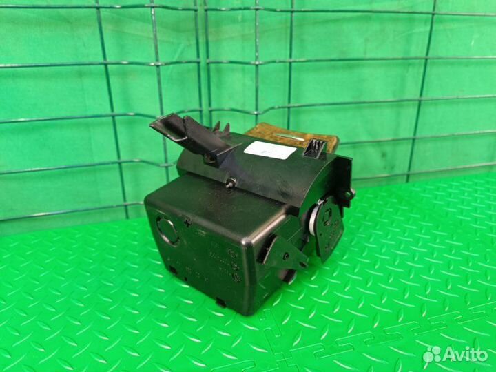 Пепельница Mercedes Benz E350 W211 272.964 30