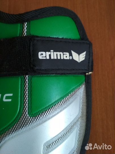 Щитки футбольные фирмы Erima