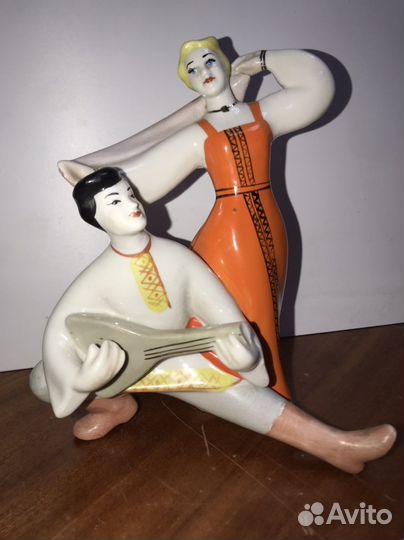 Статуэтка «плясуны с балалайкой»