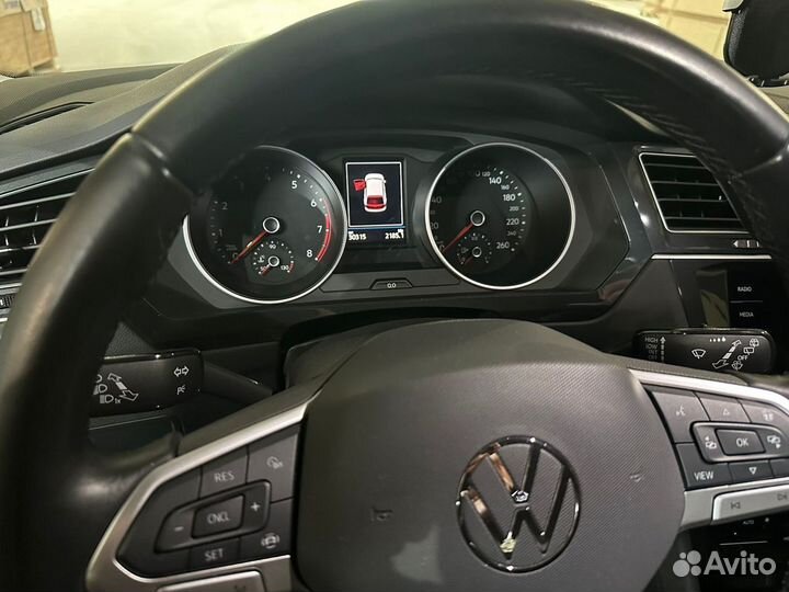 Volkswagen Tiguan 1.4 AMT, 2021, 30 000 км